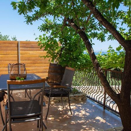 Plum Holiday Home Kaštel Stari Zewnętrze zdjęcie