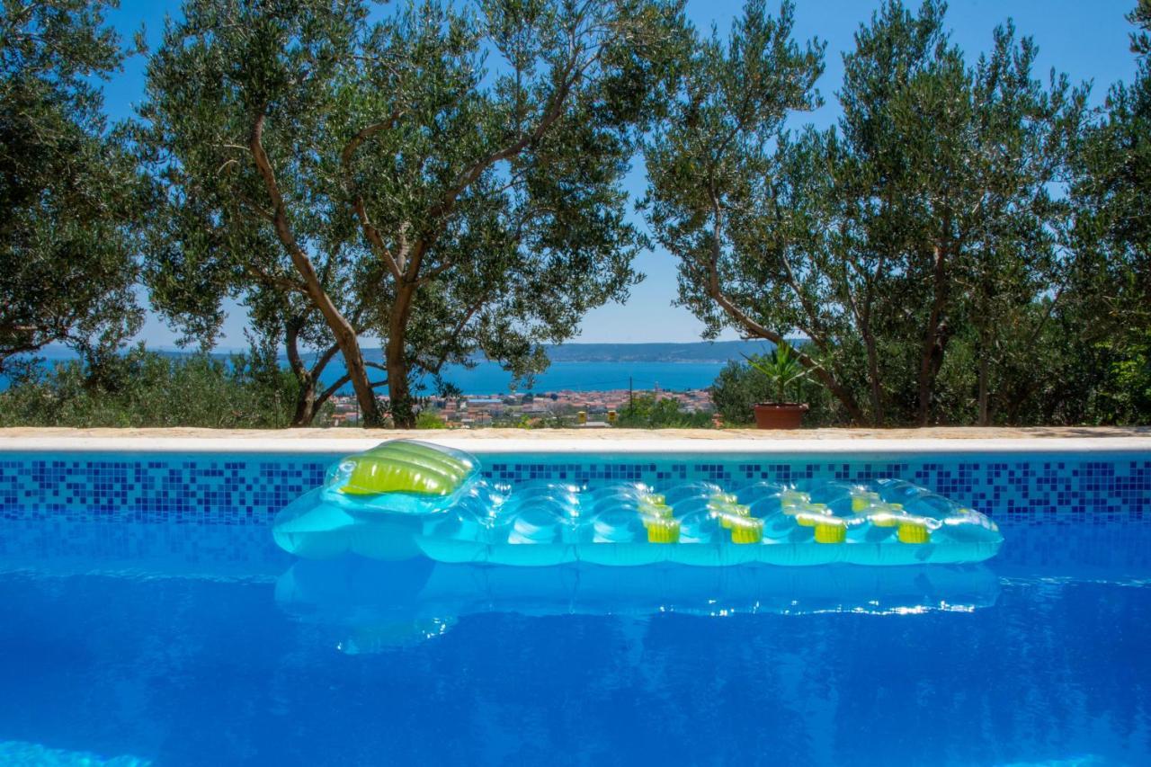Plum Holiday Home Kaštel Stari Zewnętrze zdjęcie