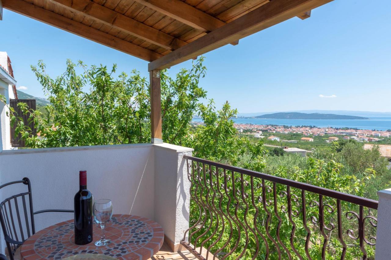 Plum Holiday Home Kaštel Stari Zewnętrze zdjęcie
