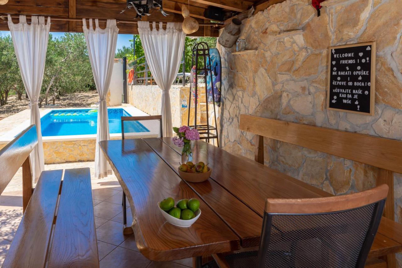 Plum Holiday Home Kaštel Stari Zewnętrze zdjęcie