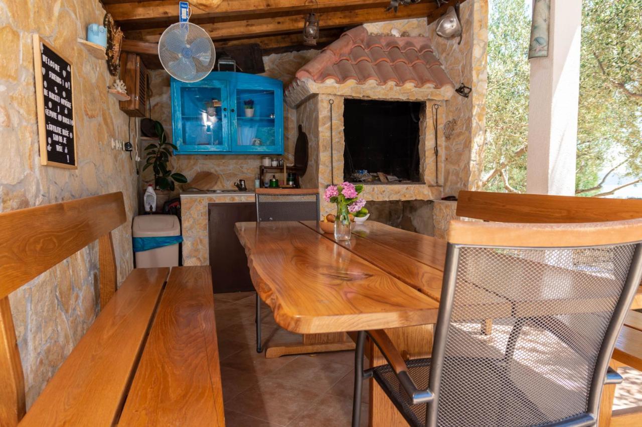 Plum Holiday Home Kaštel Stari Zewnętrze zdjęcie