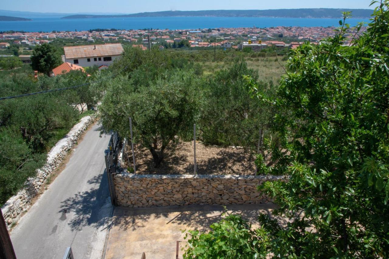 Plum Holiday Home Kaštel Stari Zewnętrze zdjęcie