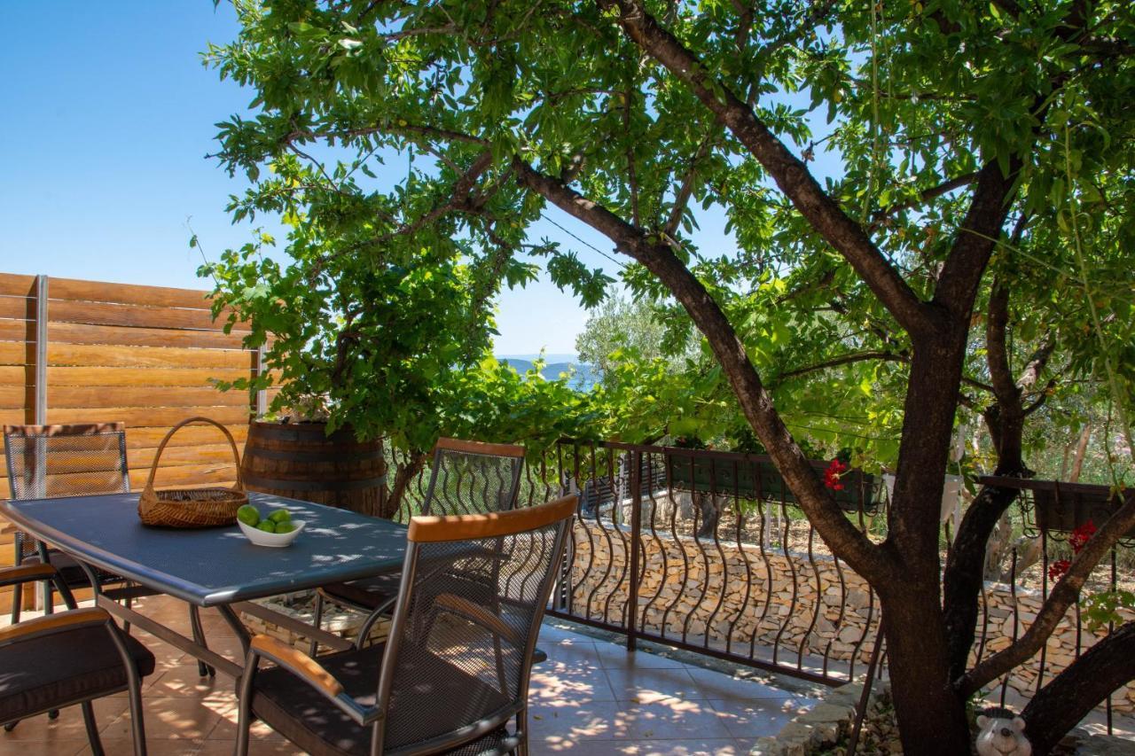 Plum Holiday Home Kaštel Stari Zewnętrze zdjęcie