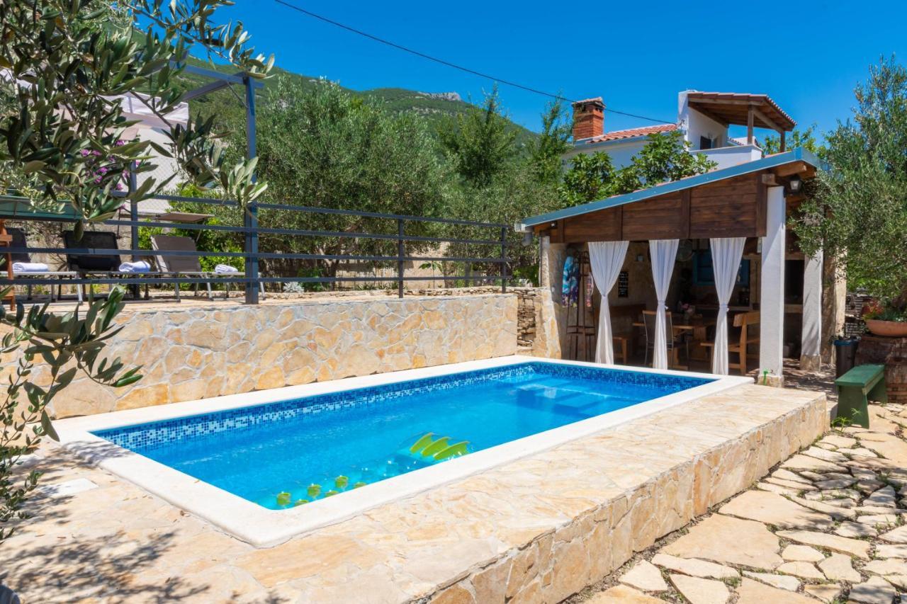Plum Holiday Home Kaštel Stari Zewnętrze zdjęcie