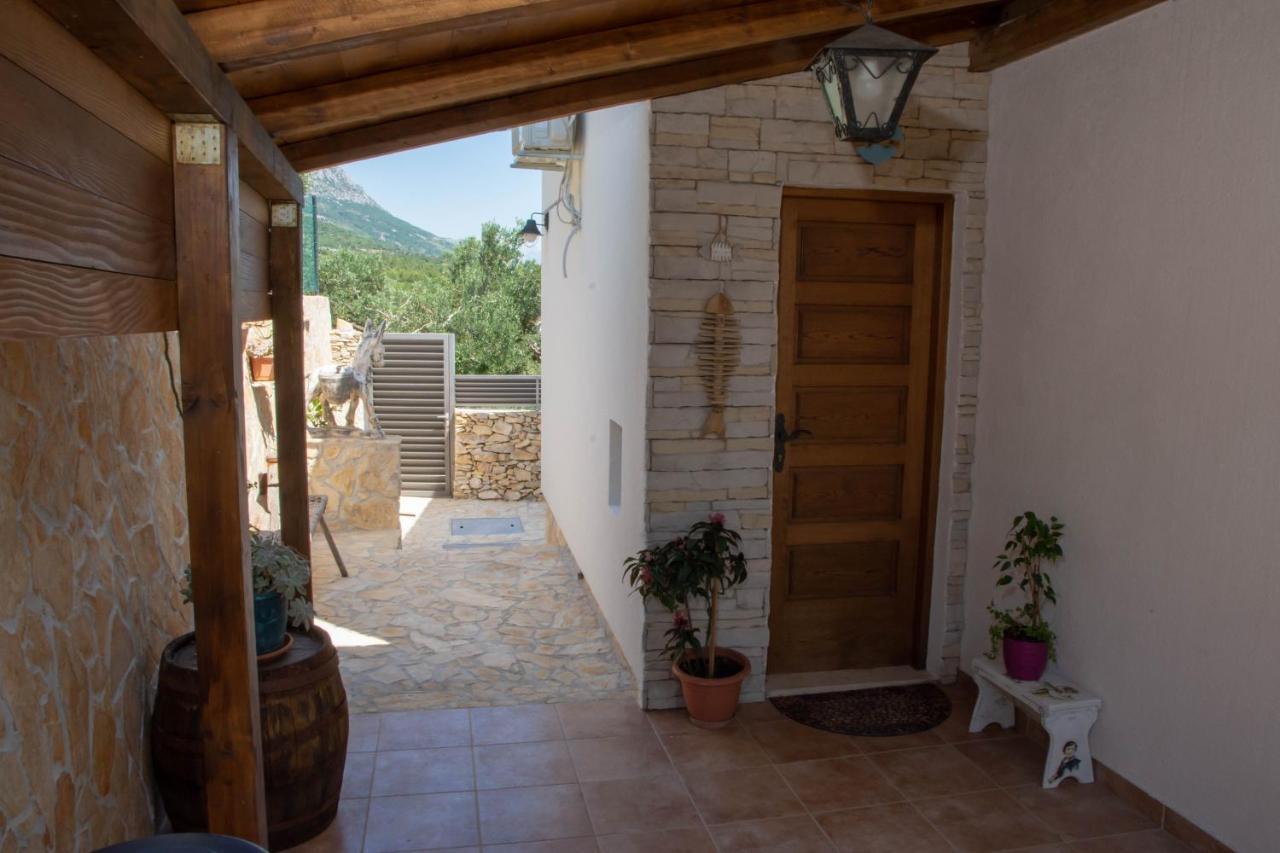 Plum Holiday Home Kaštel Stari Zewnętrze zdjęcie
